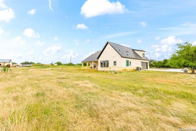 1438 Bottle Springs Rd, Bandera, TX 78003