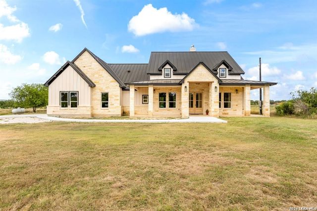 1438 Bottle Springs Rd, Bandera, TX 78003