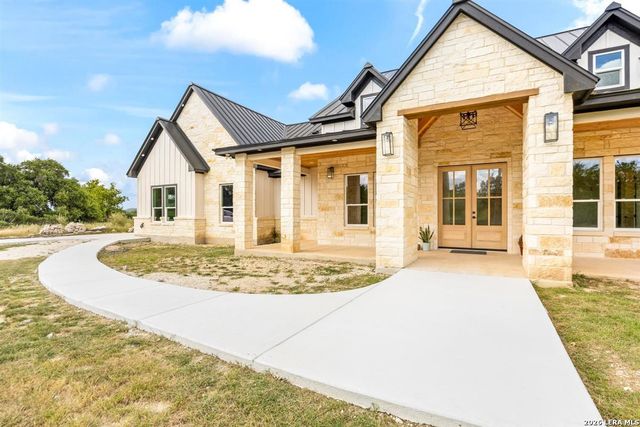 1438 Bottle Springs Rd, Bandera, TX 78003