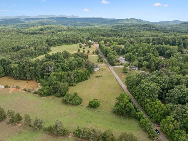 246 Akins Road, Tellico Plains, TN 37385