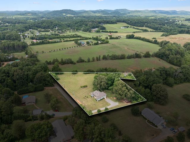 246 Akins Road, Tellico Plains, TN 37385