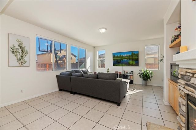 8965 Grindella Court, Hesperia, CA 92344