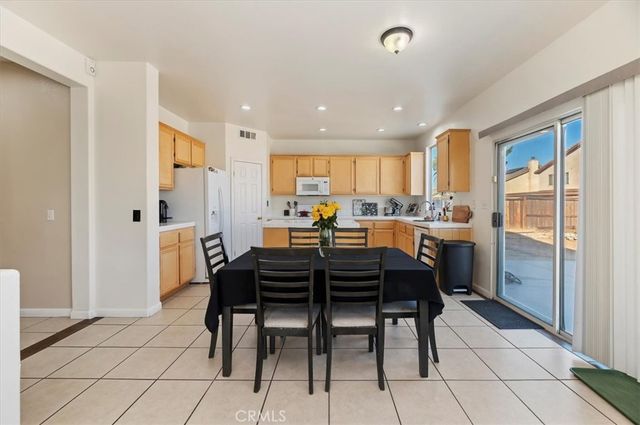 8965 Grindella Court, Hesperia, CA 92344