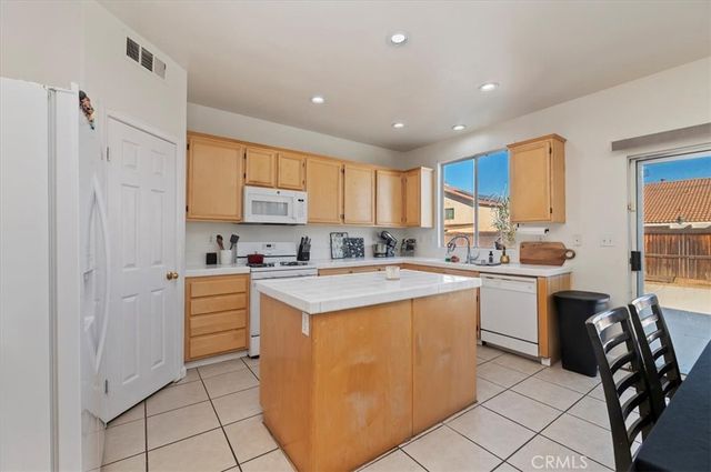 8965 Grindella Court, Hesperia, CA 92344