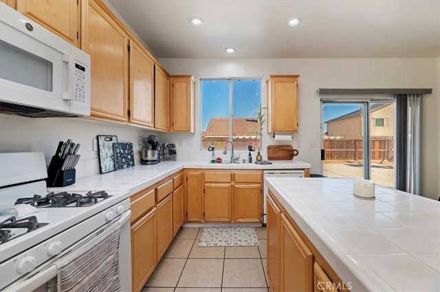 8965 Grindella Court, Hesperia, CA 92344