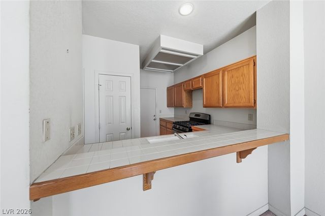 4987 Strauss Drive, Las Vegas, NV 89146