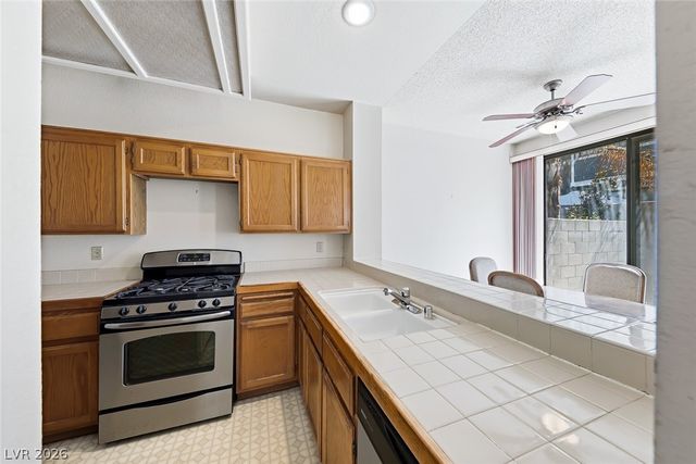 4987 Strauss Drive, Las Vegas, NV 89146