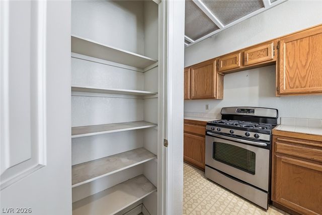 4987 Strauss Drive, Las Vegas, NV 89146