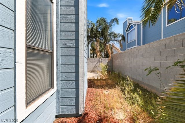 4987 Strauss Drive, Las Vegas, NV 89146