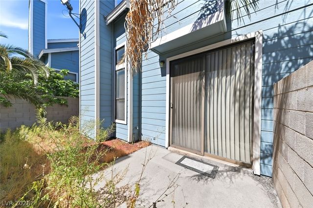 4987 Strauss Drive, Las Vegas, NV 89146