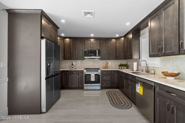 398 Fuchsia Plaza 398C, Monroe, NJ 08831