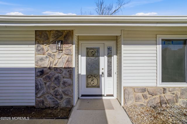 398 Fuchsia Plaza 398C, Monroe, NJ 08831