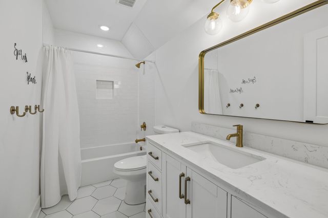 225 Derby Ln, Franklin, TN 37069
