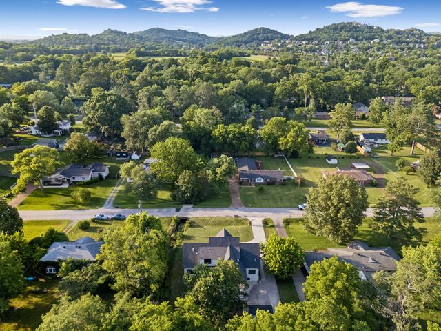 225 Derby Ln, Franklin, TN 37069
