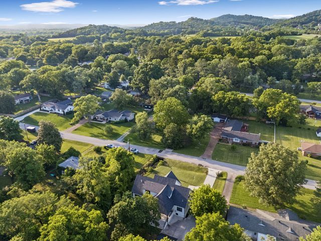 225 Derby Ln, Franklin, TN 37069