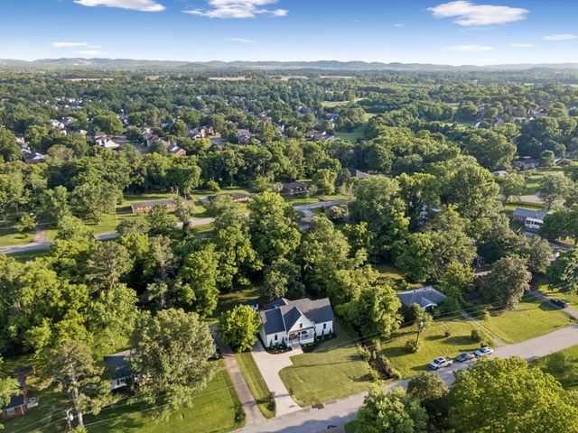 225 Derby Ln, Franklin, TN 37069