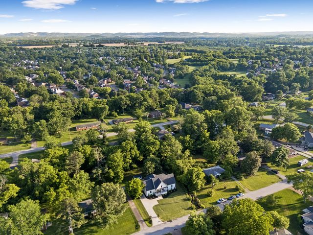 225 Derby Ln, Franklin, TN 37069