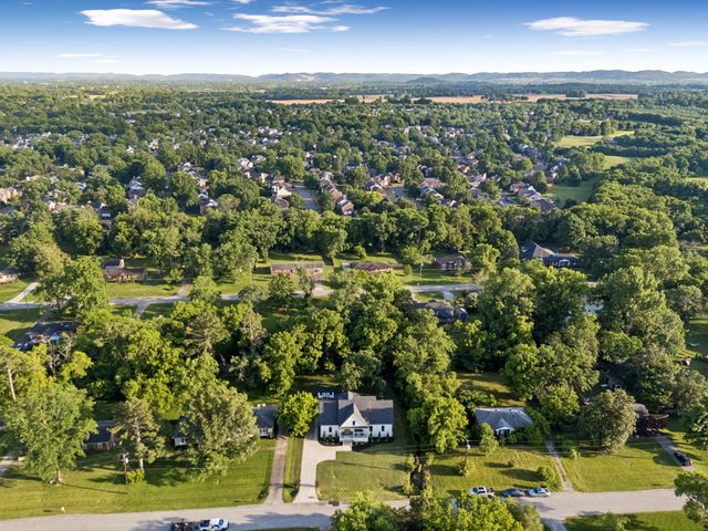 225 Derby Ln, Franklin, TN 37069