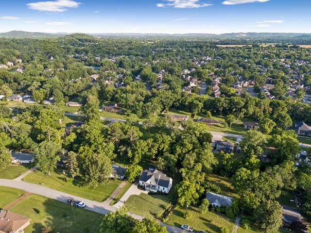 225 Derby Ln, Franklin, TN 37069