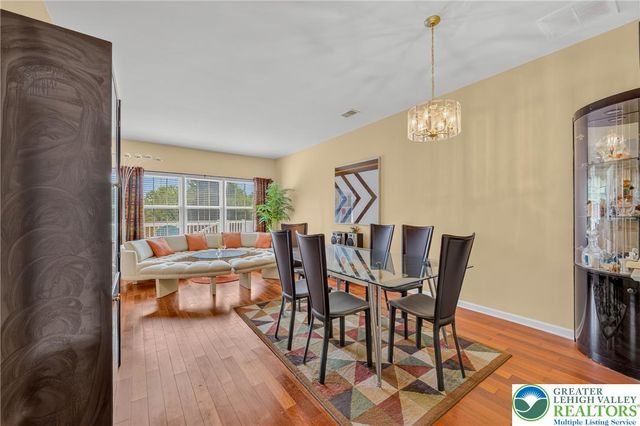 51 Glenmoor Circle North, Palmer Twp, PA 18045