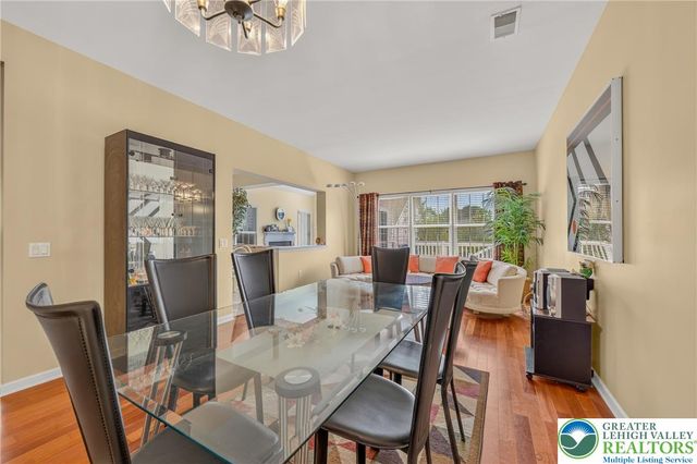 51 Glenmoor Circle North, Palmer Twp, PA 18045