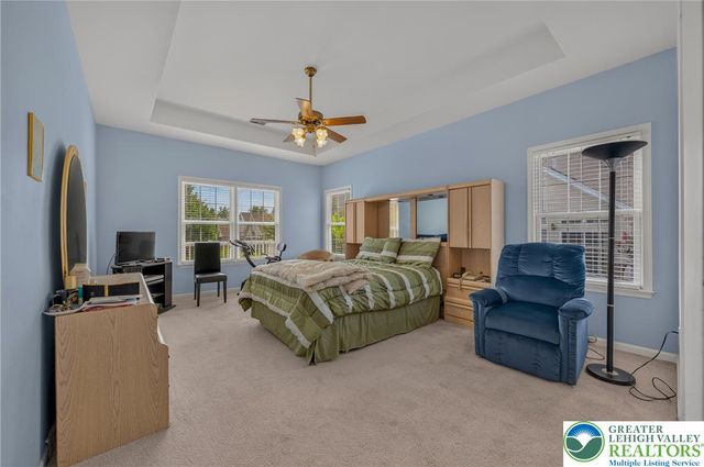51 Glenmoor Circle North, Palmer Twp, PA 18045