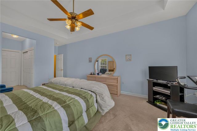 51 Glenmoor Circle North, Palmer Twp, PA 18045