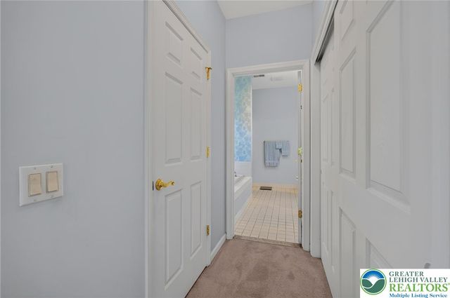 51 Glenmoor Circle North, Palmer Twp, PA 18045