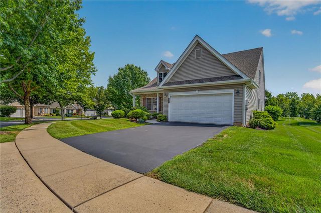 51 Glenmoor Circle North, Palmer Twp, PA 18045