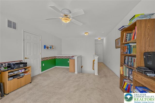 51 Glenmoor Circle North, Palmer Twp, PA 18045