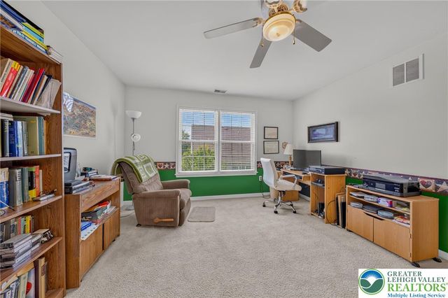 51 Glenmoor Circle North, Palmer Twp, PA 18045