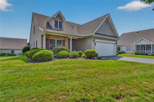 51 Glenmoor Circle North, Palmer Twp, PA 18045