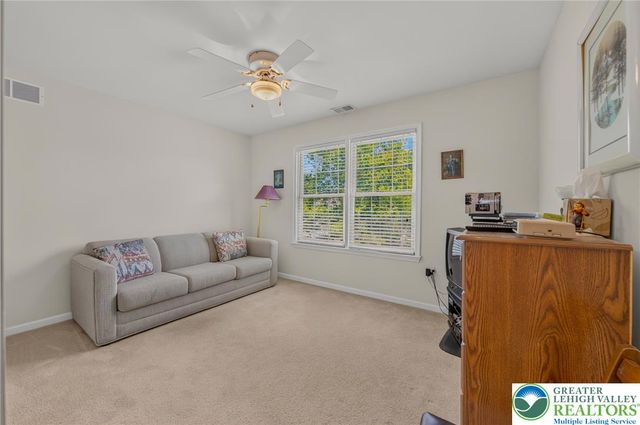 51 Glenmoor Circle North, Palmer Twp, PA 18045