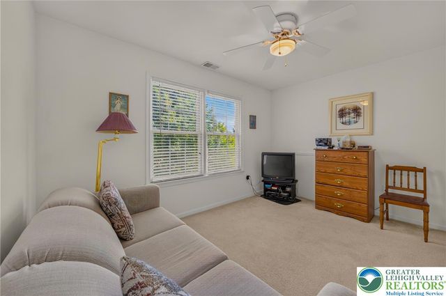 51 Glenmoor Circle North, Palmer Twp, PA 18045