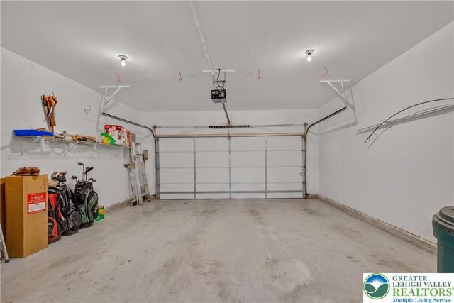 51 Glenmoor Circle North, Palmer Twp, PA 18045