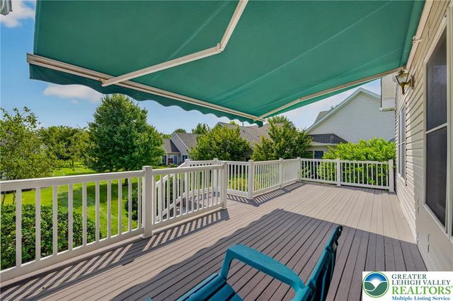 51 Glenmoor Circle North, Palmer Twp, PA 18045