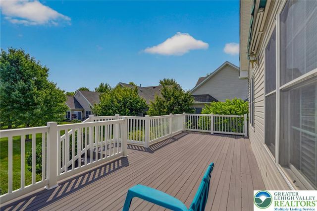 51 Glenmoor Circle North, Palmer Twp, PA 18045