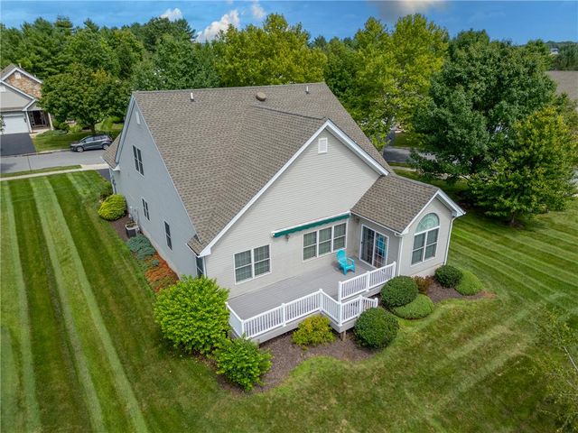 51 Glenmoor Circle North, Palmer Twp, PA 18045