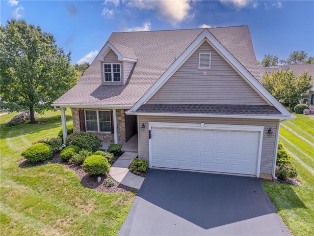 51 Glenmoor Circle North, Palmer Twp, PA 18045
