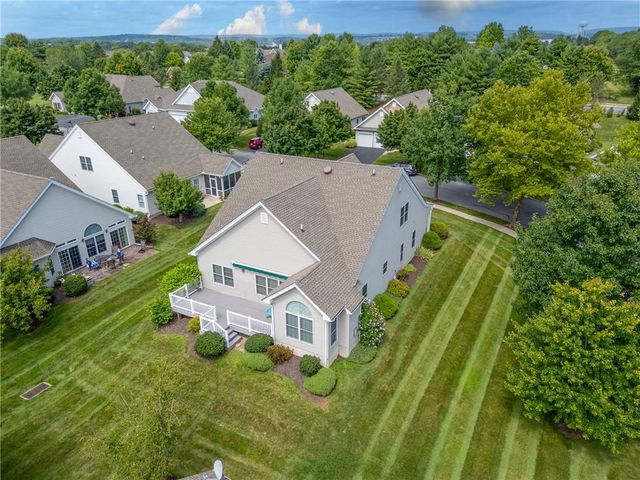 51 Glenmoor Circle North, Palmer Twp, PA 18045