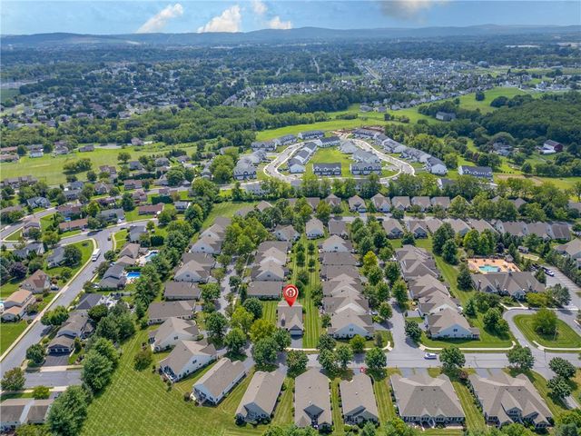 51 Glenmoor Circle North, Palmer Twp, PA 18045