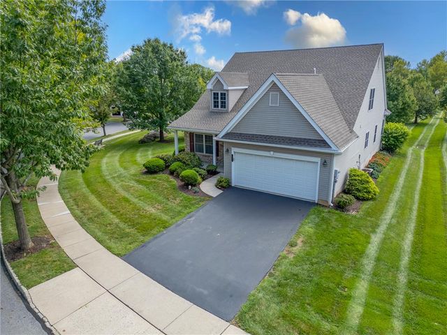 51 Glenmoor Circle North, Palmer Twp, PA 18045