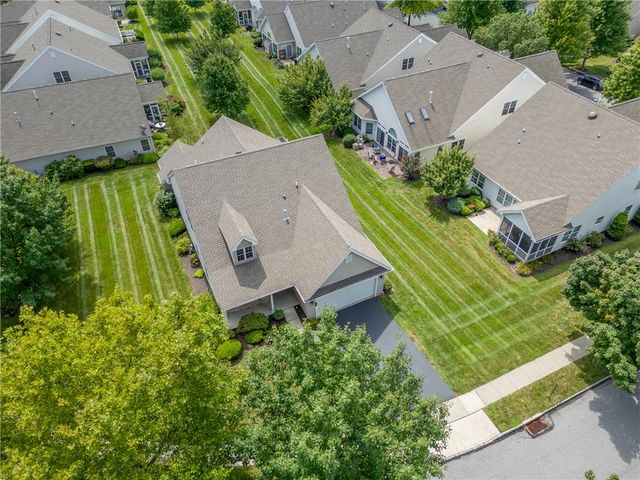 51 Glenmoor Circle North, Palmer Twp, PA 18045