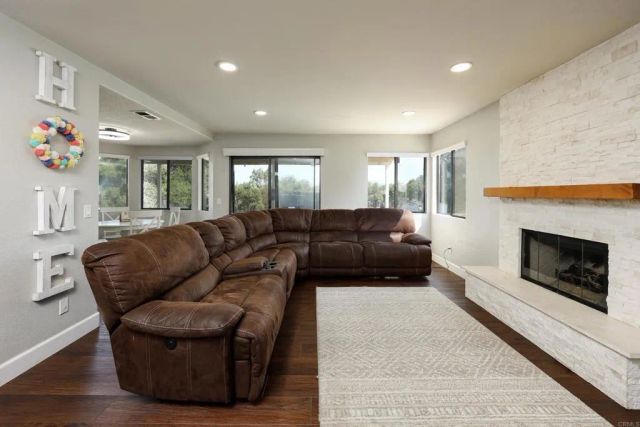 2129 Avenida Del Cielo, Alpine, CA 91901