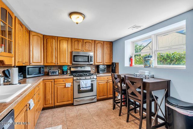 1208 Pine Tree Way, Belmar, NJ 07719