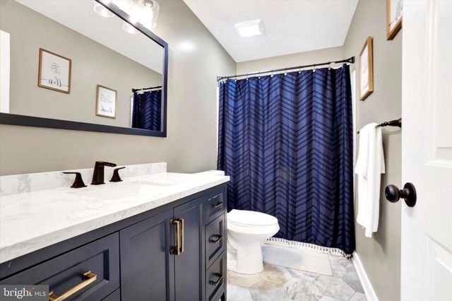 140 BURBERRY LN, Mount Wolf, PA 17347