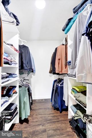 140 BURBERRY LN, Mount Wolf, PA 17347