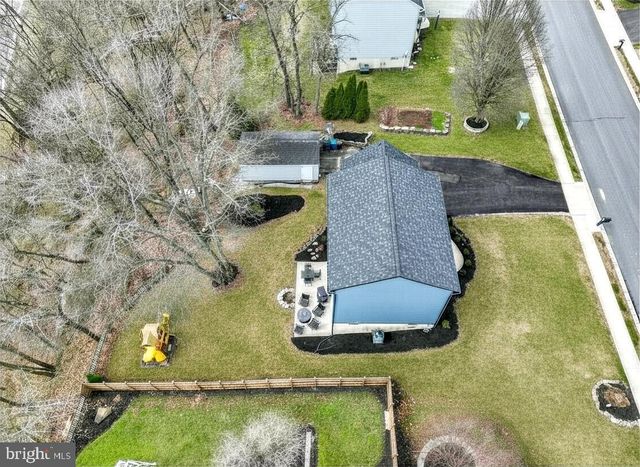 140 BURBERRY LN, Mount Wolf, PA 17347