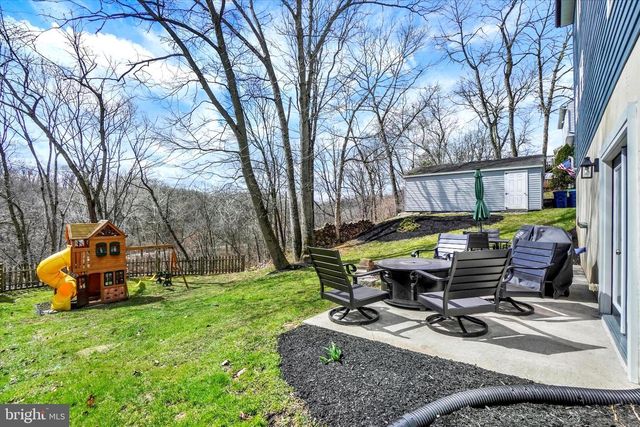 140 BURBERRY LN, Mount Wolf, PA 17347