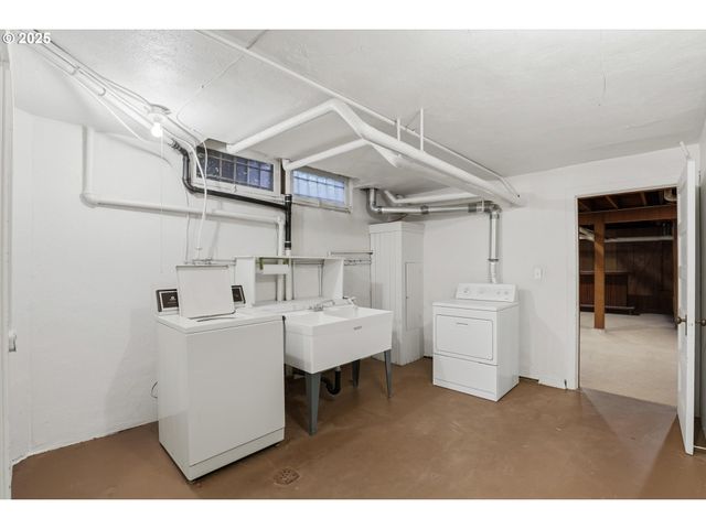 3709 Ne COUCH St, Portland, OR 97232